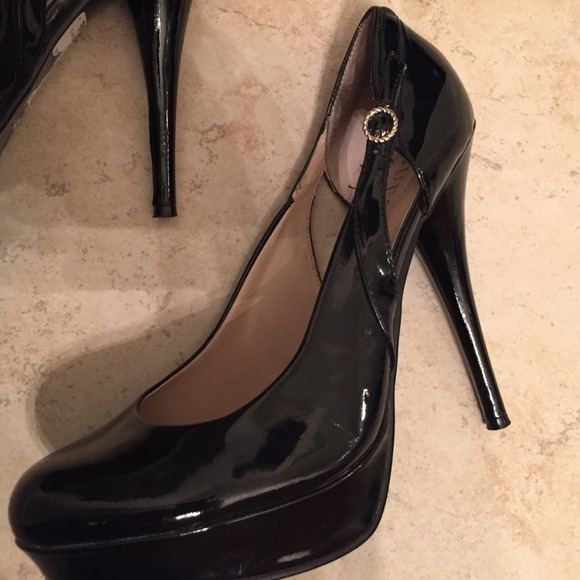 Guess heels - Picture 2 of 3