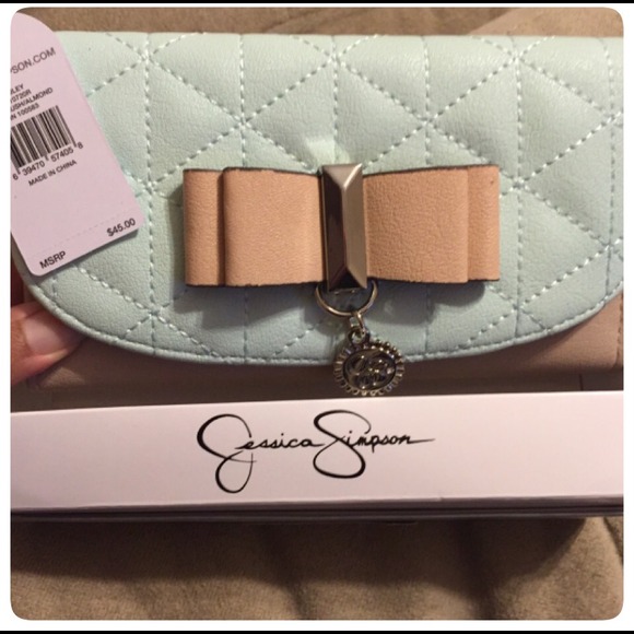 12 days left to buy me 🆕 "Hailey" wallet