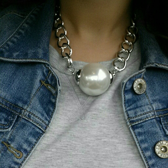 Disco Pearl Necklace