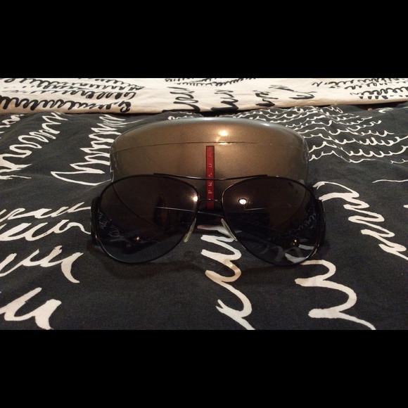 UNISEX PRADA SUNGLASSES
