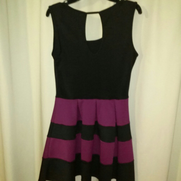 Dress - Picture 2 of 3