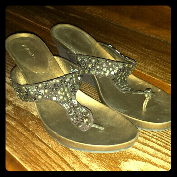 Xhilaration wedge sandal