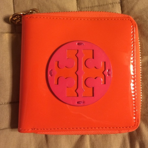 Beautiful authentic Tory Burch wallet
