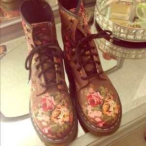 Dr. Martens floral brown boots size 6