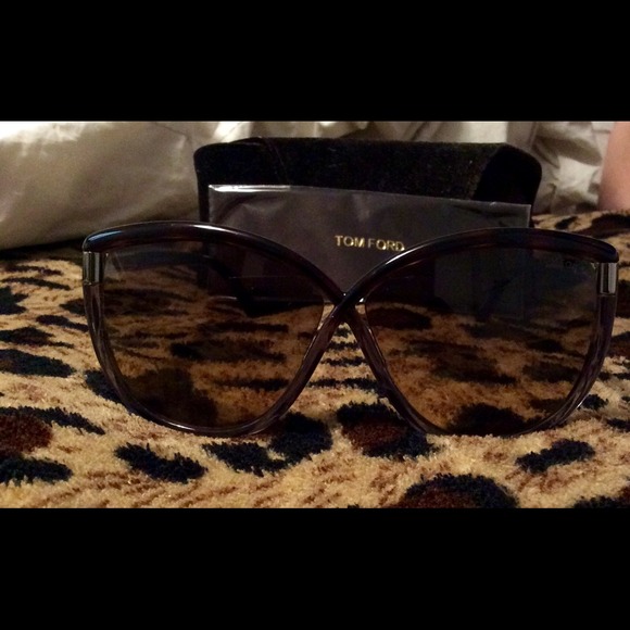 BRAND NEW UNWORN WOMENS TOM FORD SUNGLASSES main image 4