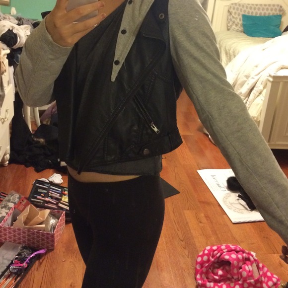Faux leather w/ Knit Sleeves Jacket - Picture 2 of 4