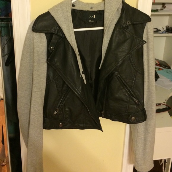 Faux leather w/ Knit Sleeves Jacket - Picture 3 of 4