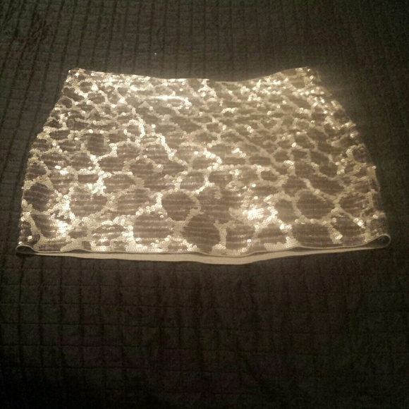 Express  sequin skirt