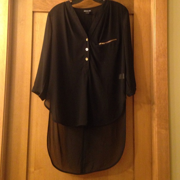 Black high/low blouse