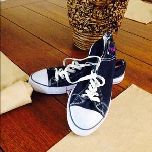 Size 10 Baby Phat sneaker