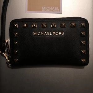 Black Michael kors wristlet wallet