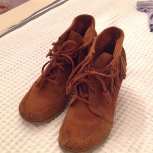 Minetonka Fringed Ankle Booties