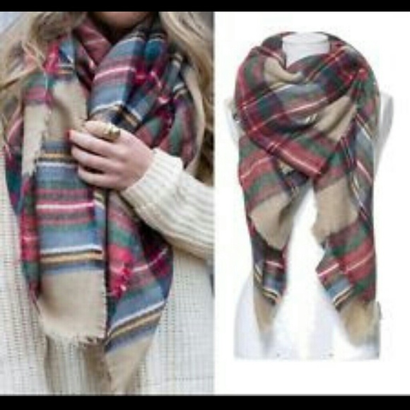 Tartan plaid scarf **Zara style**