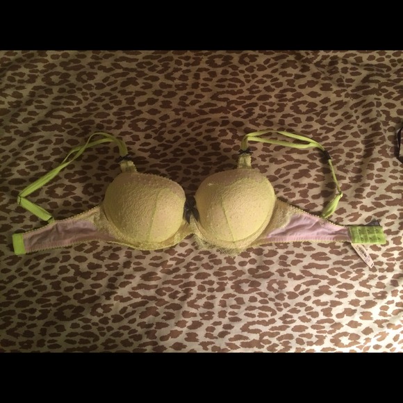 Victoria's Secret bright green lace bra