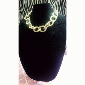 Gold chain chunky necklace.