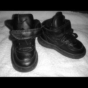 High top black air forces infant 5c