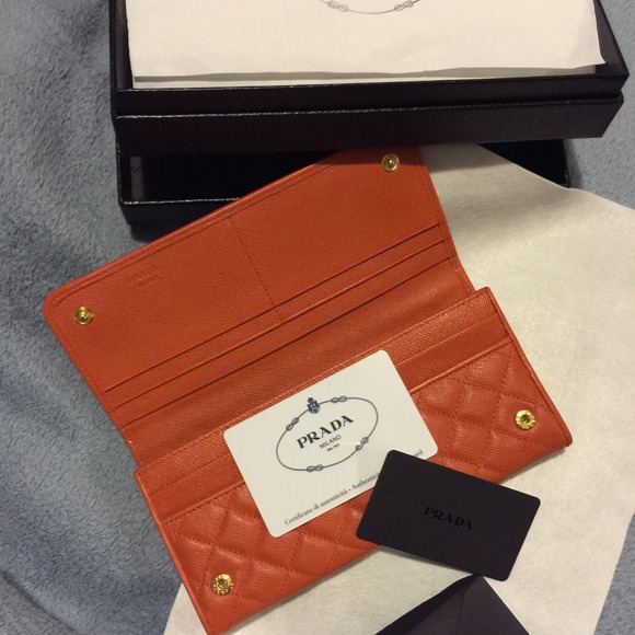 SOLD Prada Quilted Saffiano Wallet - Picture 4 of 4