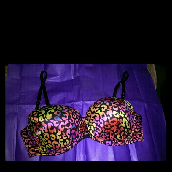 Victoria's Secret Pink Bra! Like NEW! Wore 1x