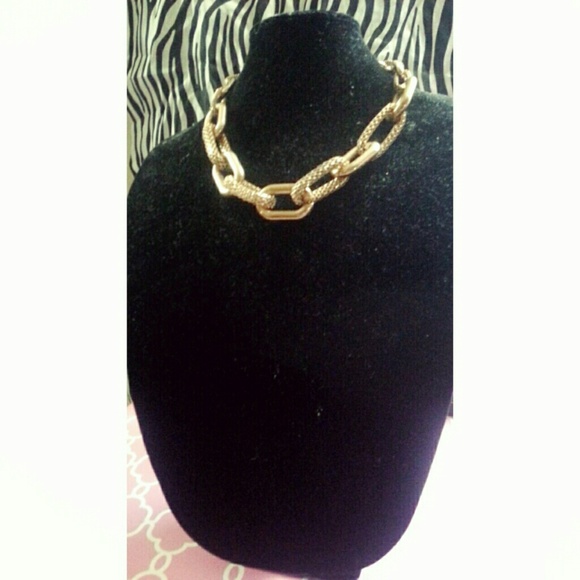 Linked gold chain