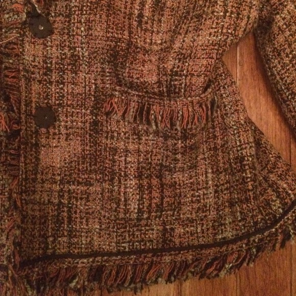 Ladies suit jacked - Picture 2 of 4