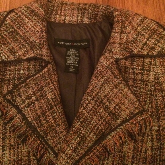 Ladies suit jacked - Picture 3 of 4