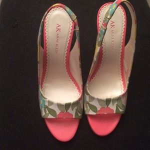 Anne Klein floral shoes