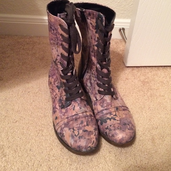 Cute Floral Zip-up boots