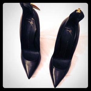 Gently worn Giueseppe zanotti pumps