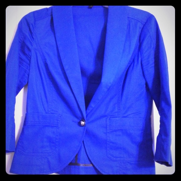 ✨donating/consigning soon✨Royal Blue Blazer