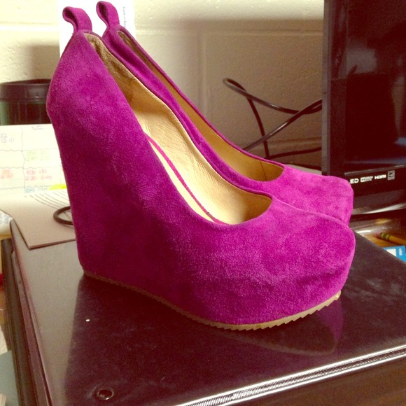 Magenta Aldo Wedges
