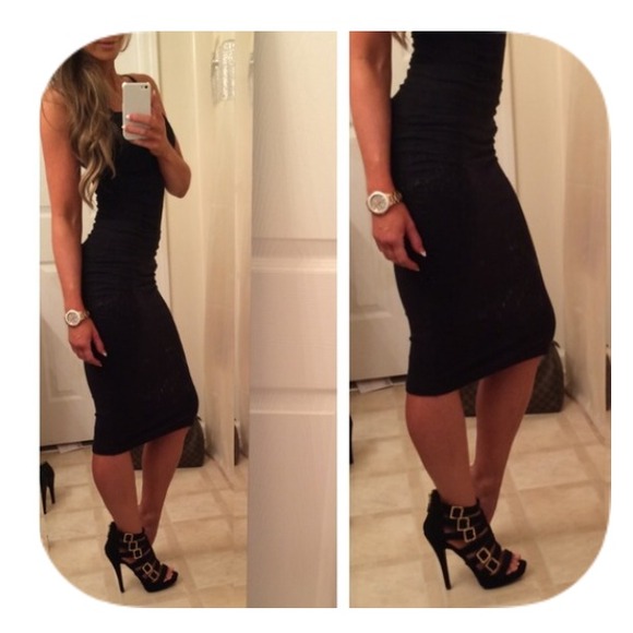 ๐BRAND NEW IN BOX Black Heels - Picture 3 of 3