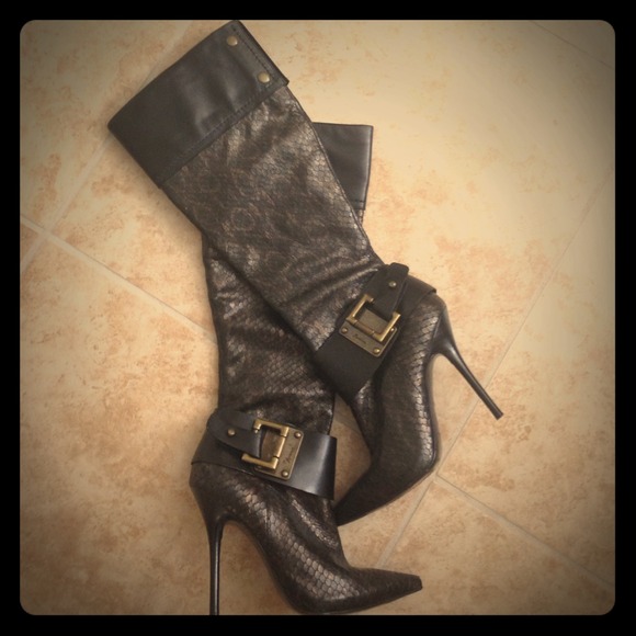 🚫SOLD🚫Marciano high heel boots 6.5
