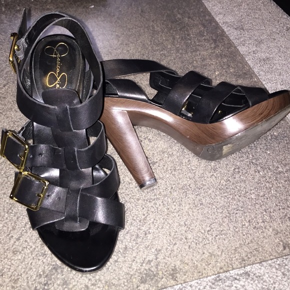 SUPER SEXY Gladiators! Like NEW! (Approx. 3" heel)