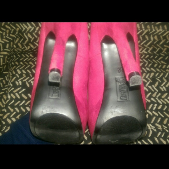 Red Heels💕 - Picture 3 of 4