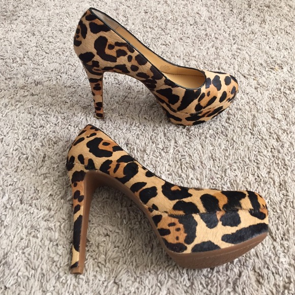 Leopard print platform pumps