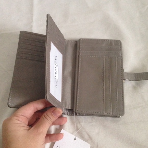 ✖️SOLD✖️ Silver Wallet - Picture 2 of 4