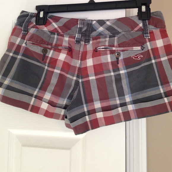 Hollister plaid shorts - Picture 2 of 3