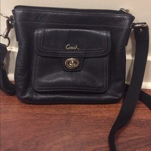 Coach black leather crossbody swingpack