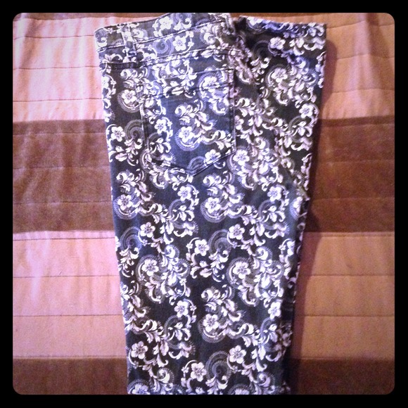 Floral pattern skinny jeans