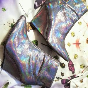 Holographic H&M wedge hologram pointed toe