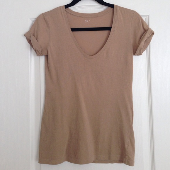 Gap scoop neck tee