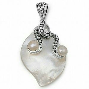 Shell and Pearl .925 Sterling Silver necklace