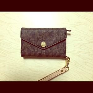 Michael Kors Iphone 4 wallet