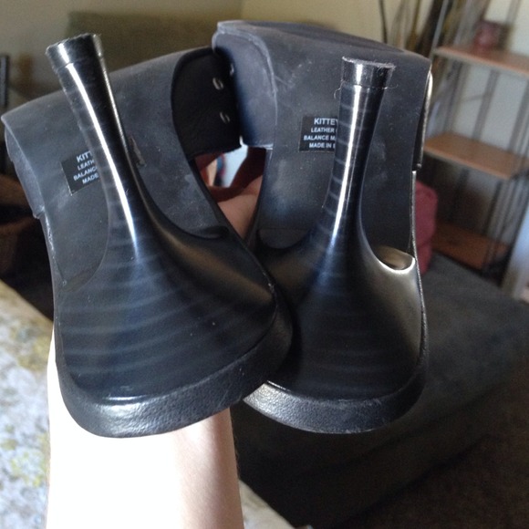 Candies Heels Pointed Toe - Picture 2 of 3