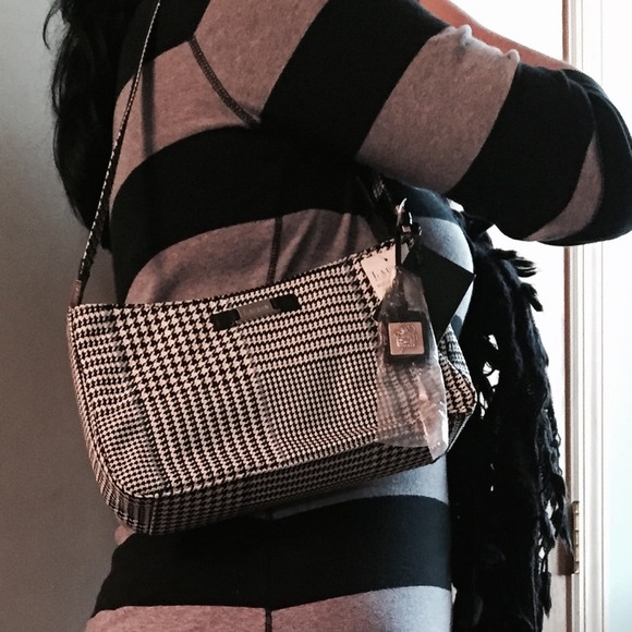 PRICE REDUCED! Ralph Lauren Brand New Handbag - Picture 3 of 3