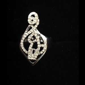✨Unique Treble Clef Statement Ring✨
