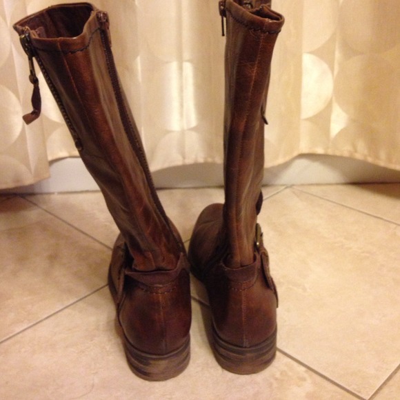 Naturalized  boot - Picture 3 of 4