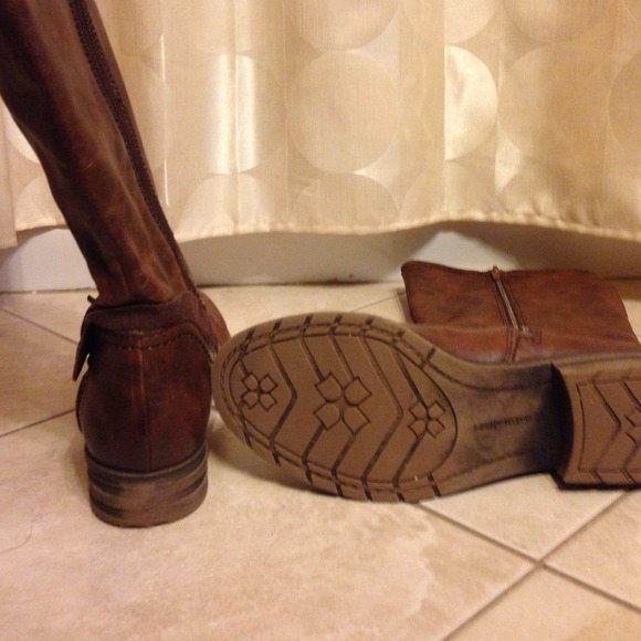 Naturalized  boot - Picture 4 of 4