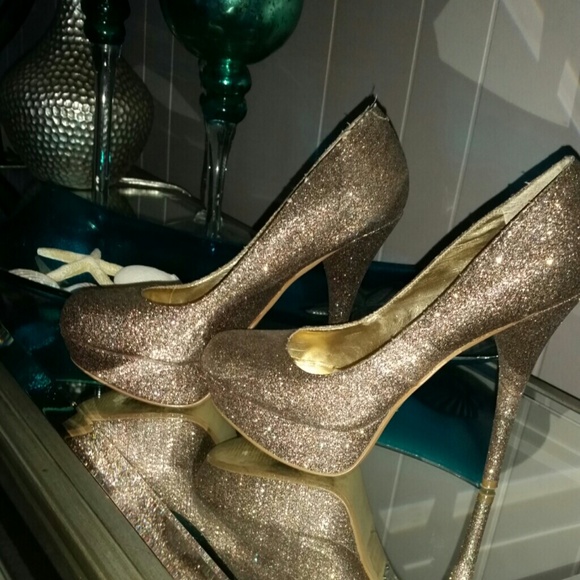 Glitter-tone heels