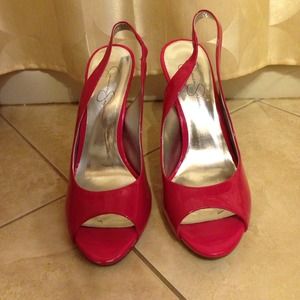 Jessica Simpson  pink heels